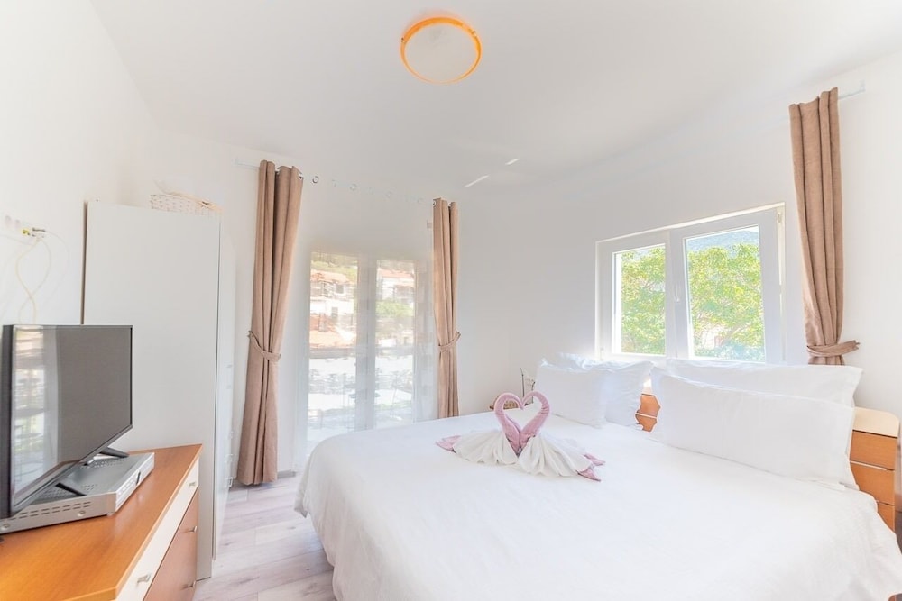 Renci - Great Location & sea View - A3 view 2