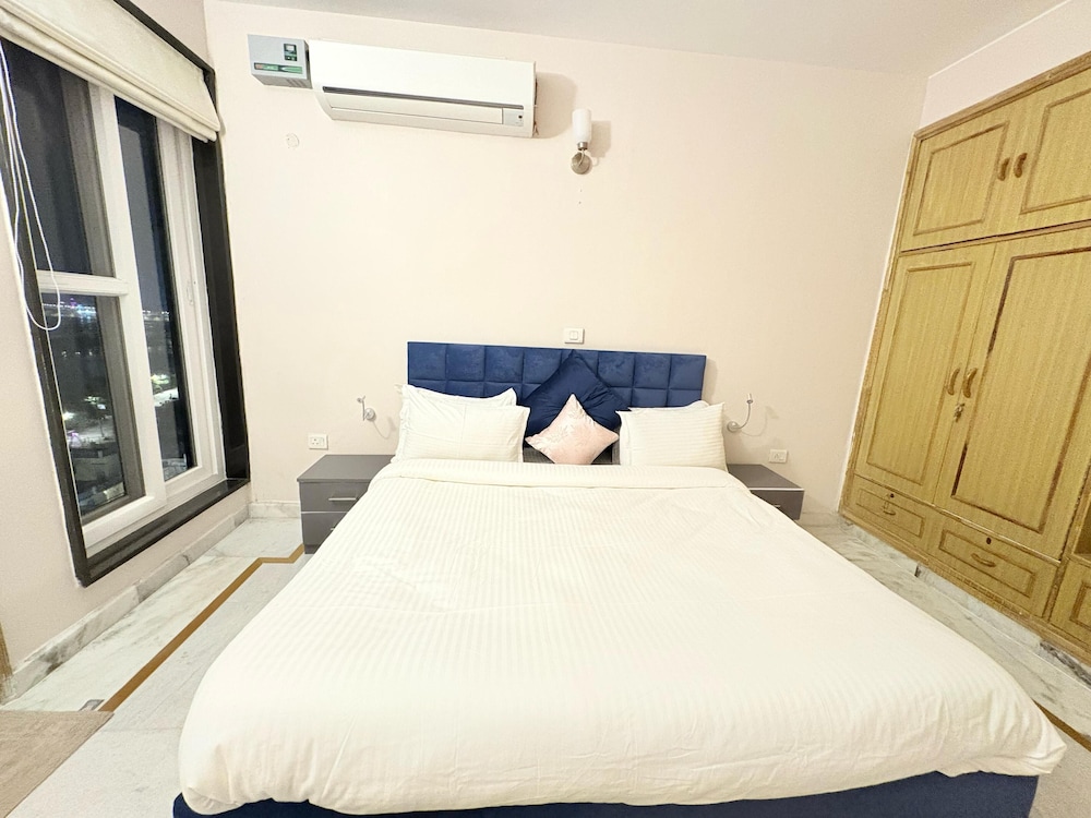 Luxury 2 Bedroom's Apartment