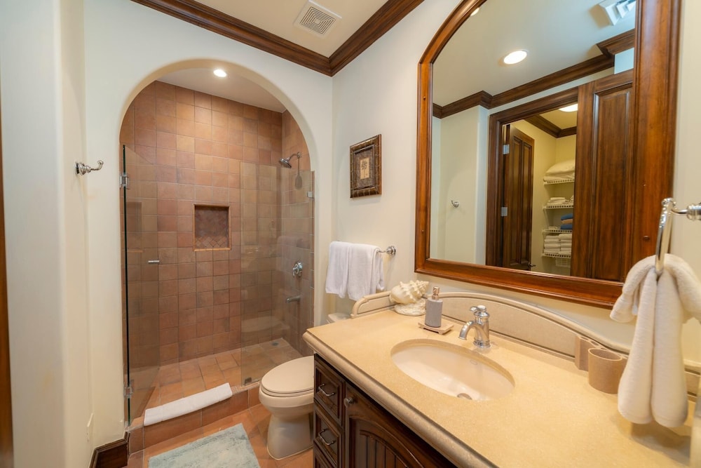 Montebello 2E 3bdrm 3bath Ocean View