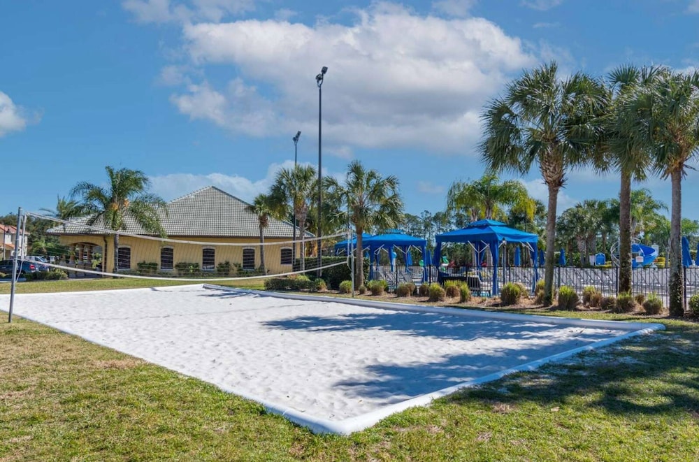 Amazing 4 Bedrooms 3 Bath Sleeps 10