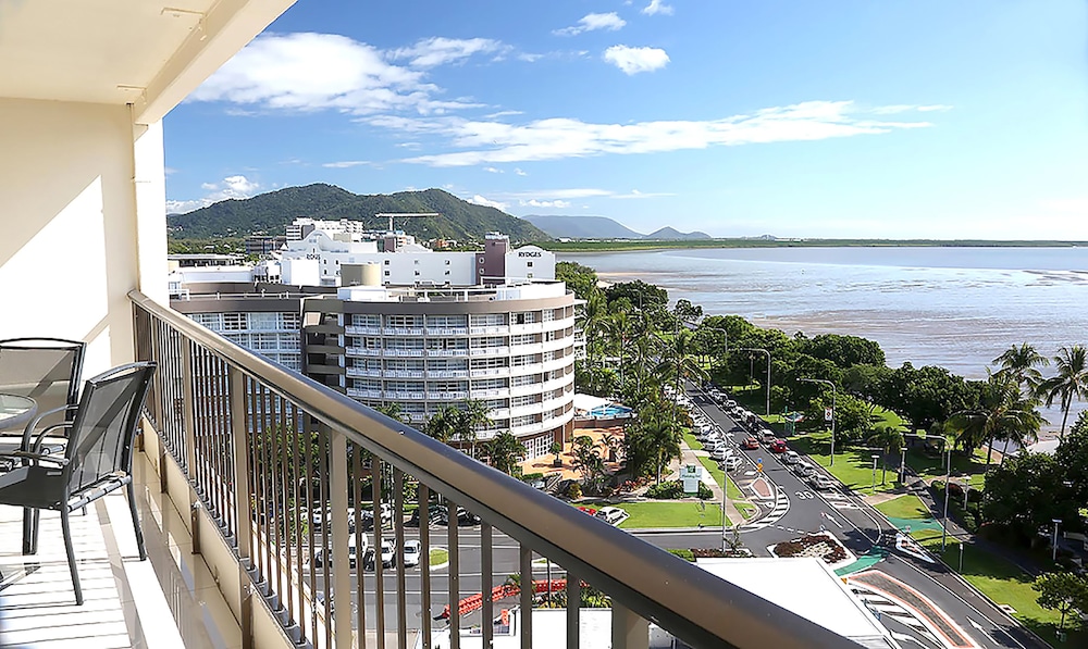 Cairns Aquarius