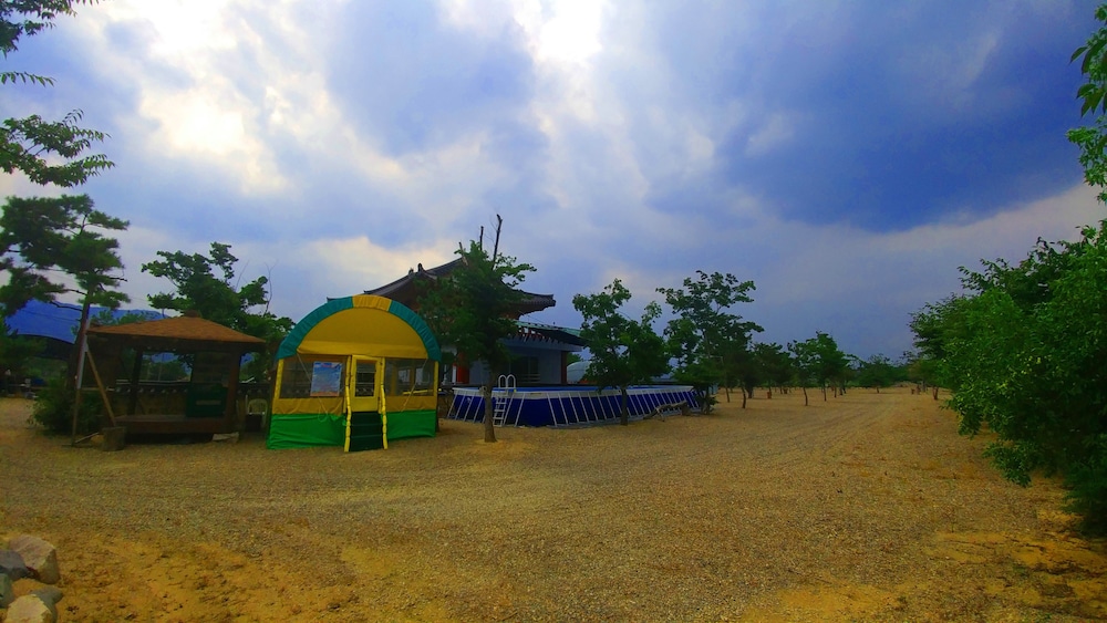 Chowoo Guesthouse