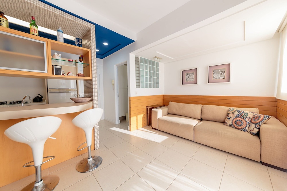 Beautiful Apart 5 min Jurere Open Shopping Emr302