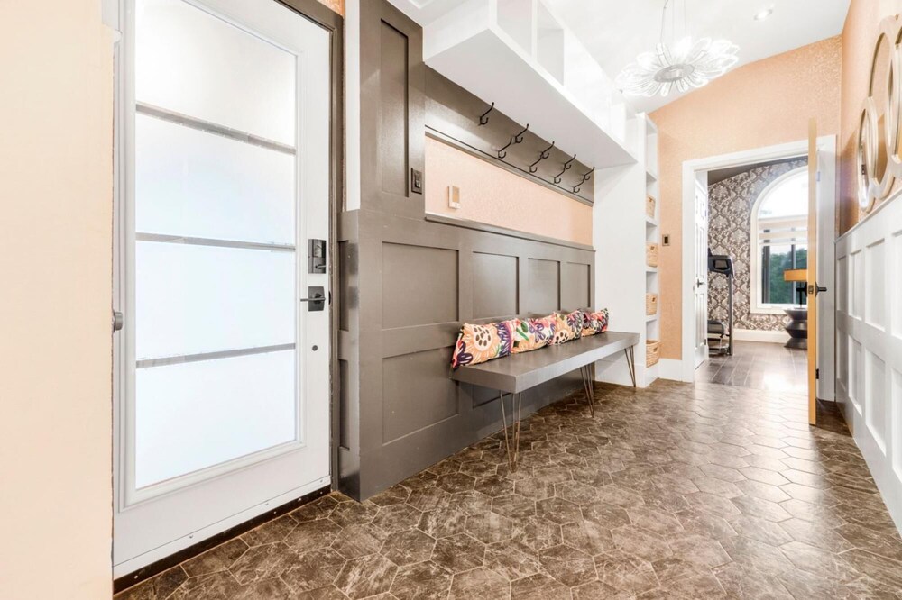 Georgina. New 4 Bedroom House Near Lake Simcoe