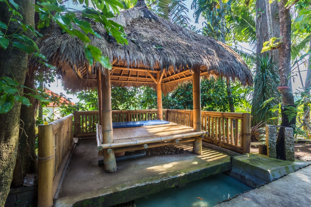 Omunity Bali