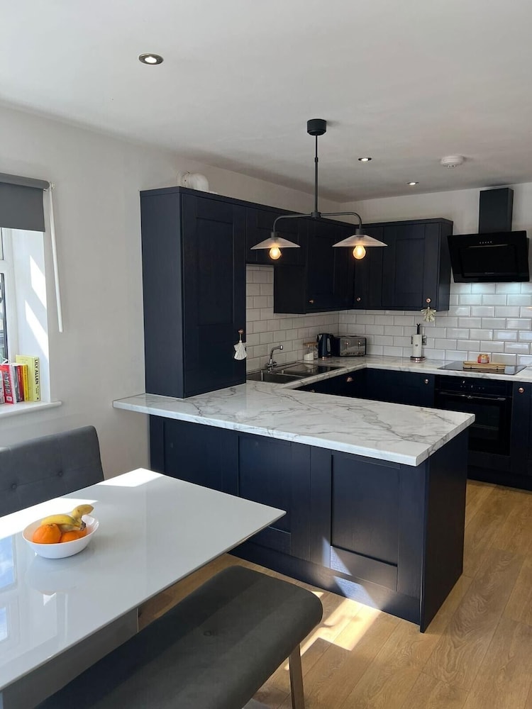 Modern Gable end 2bed Cottage in the Ribble Valley view 4
