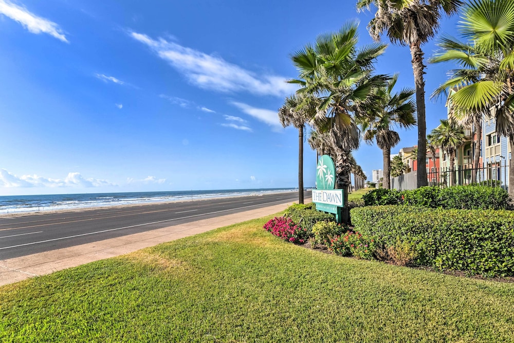 Steps to Beach: Ocean-view Galveston Condo!