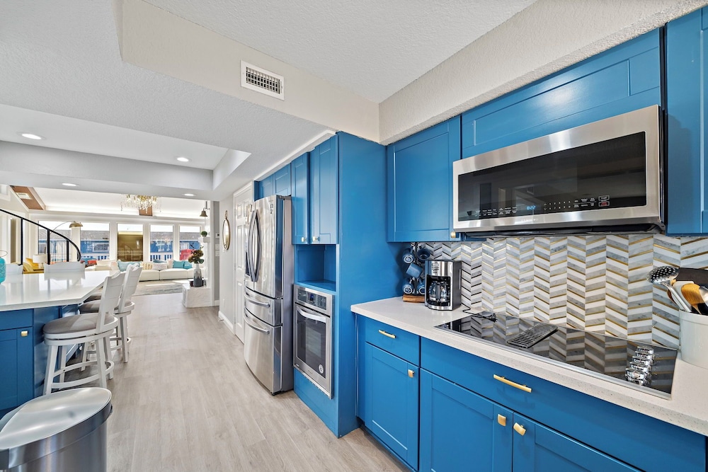 Captain's Manor by Ryson Vacation Rentals