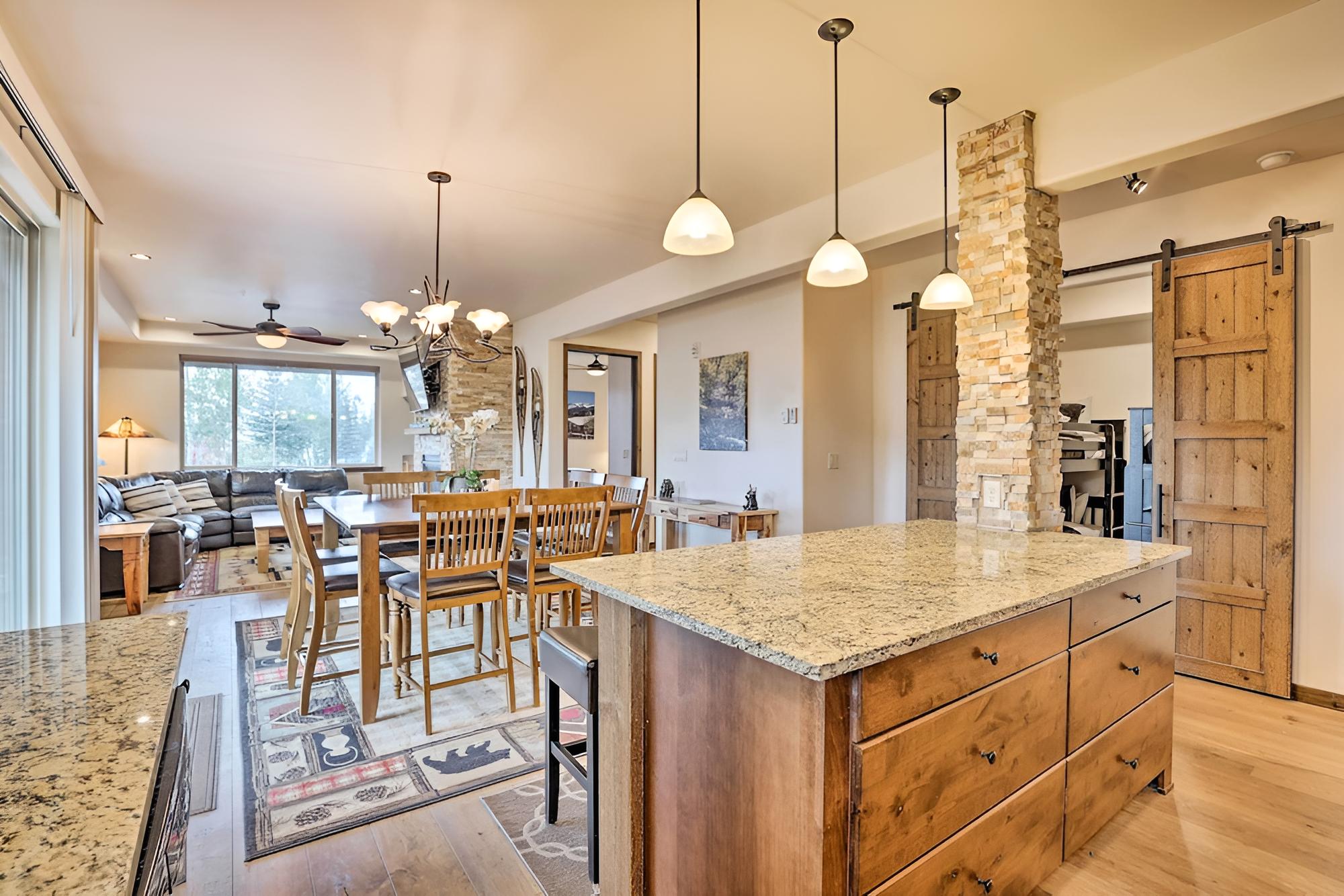 Mtn-view Condo: Walk to Main St & 4 Mi to Ski view 3
