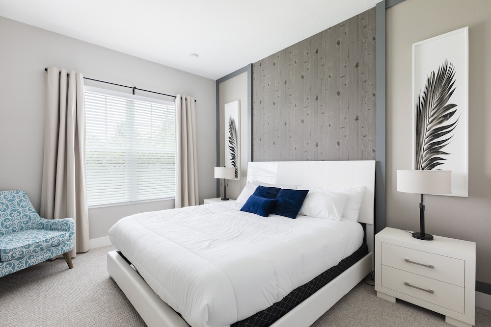 Summerville Vacation Homes by Columbia Management