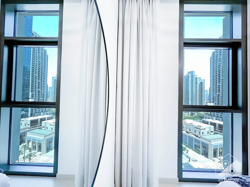 Luxury & Elegance at Burj Crown Downtown