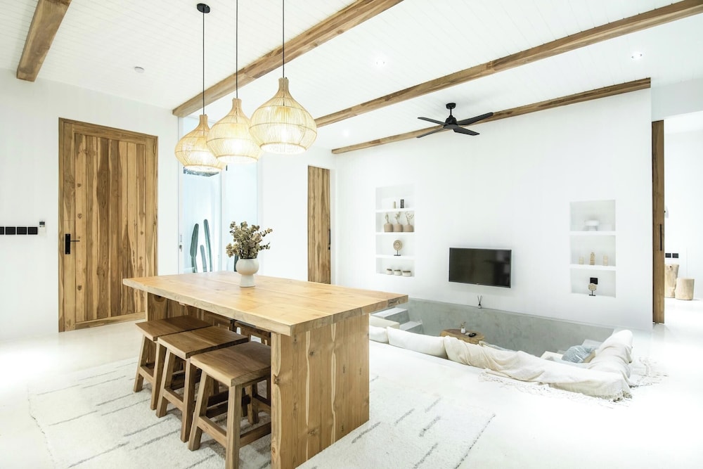 Chic 2BR Villa, 5min to Bingin's Coastal Bliss