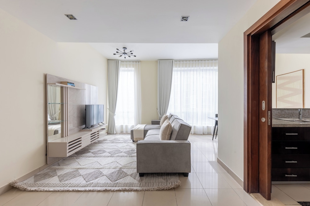 Bright & Cozy Apartment in Dubai Marina