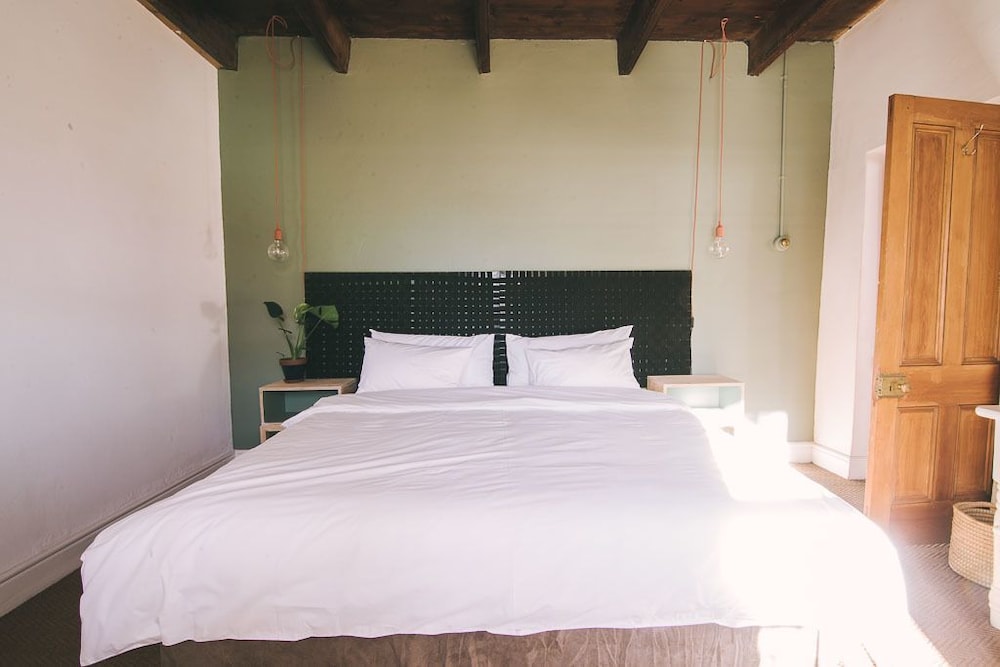 Shiraz Estate Villa & Studios