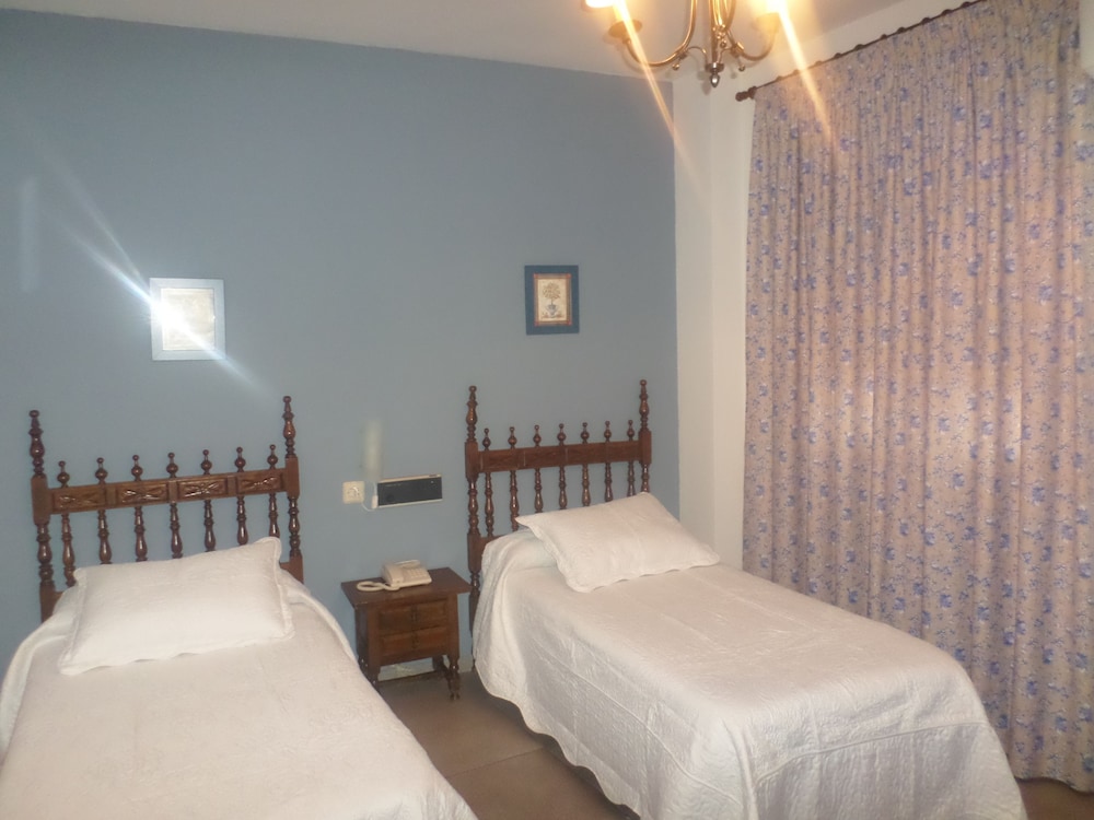 Hostal Restaurante Lujuan - Property Image 4