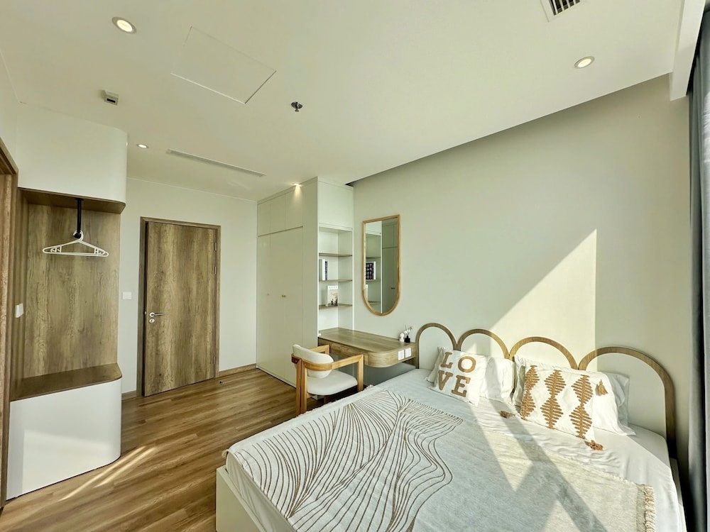 Sakura Homestay - Landmark Ecopark