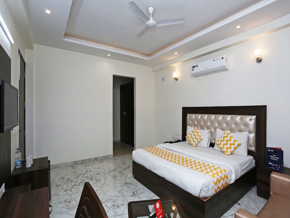 OYO 14482 Live Inn