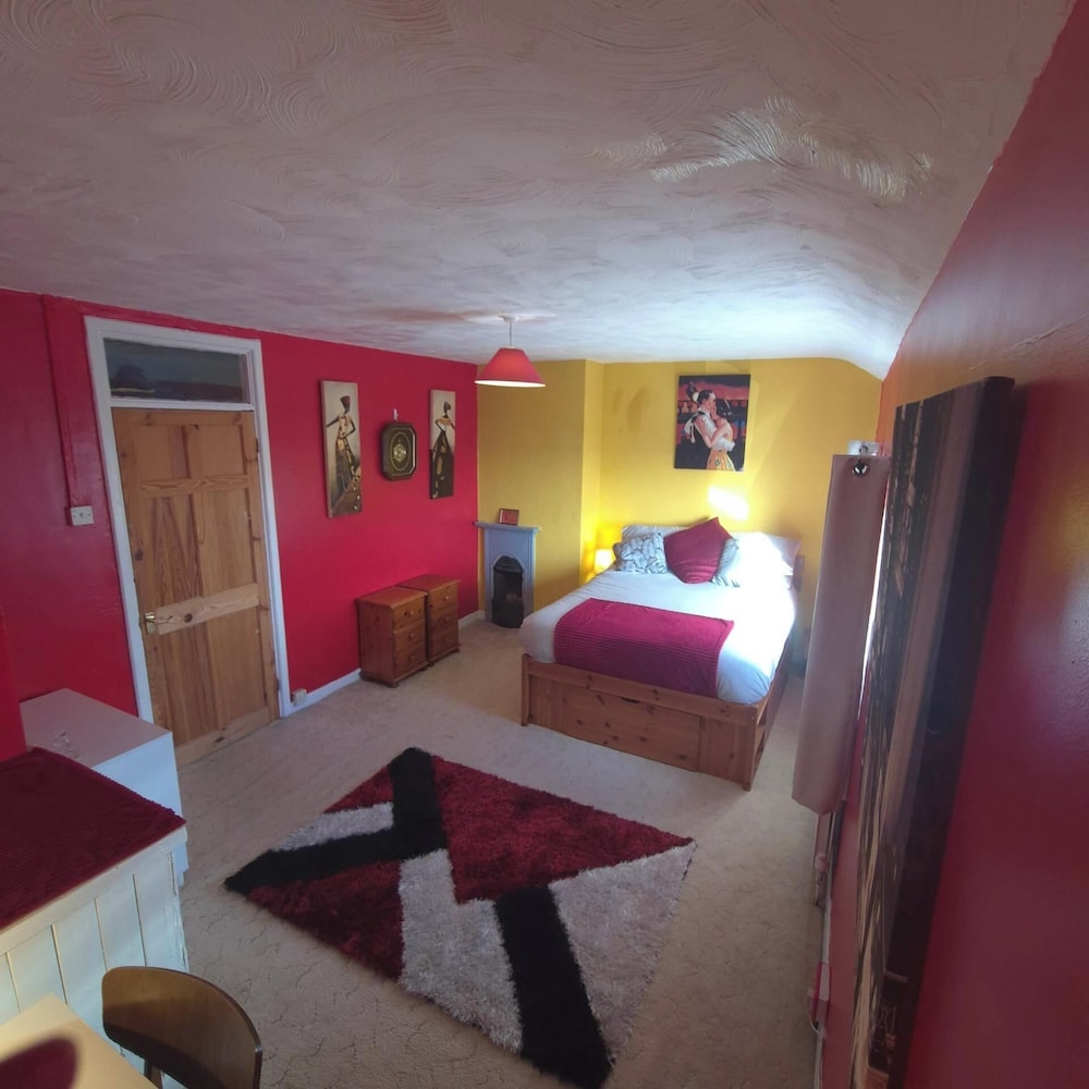 Tranquil Three-bedroom House-large Garden-wifi