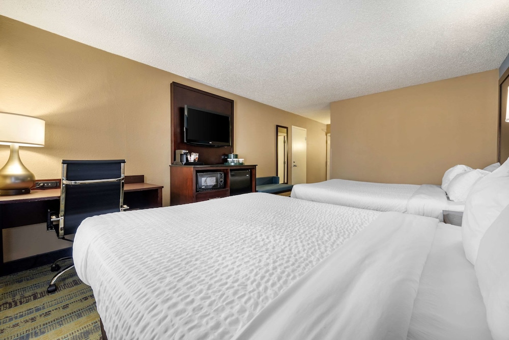 Lexington Vacations - Clarion Hotel Conference Center - North - Property Image 23