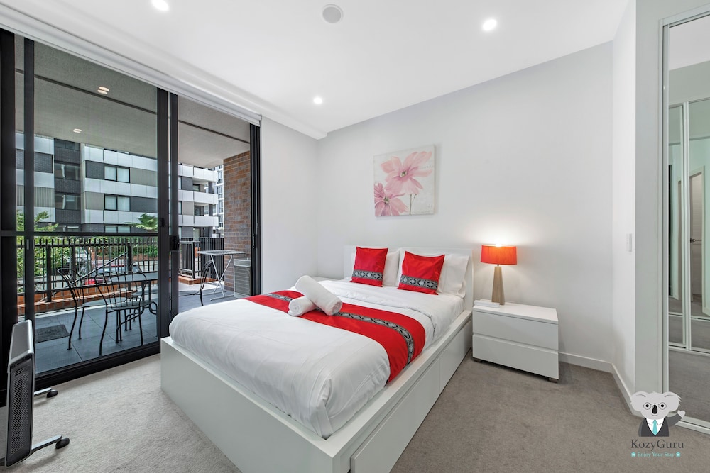Kozyguru | Penrith | 2 Bed 2 Bath Apt Free Parking