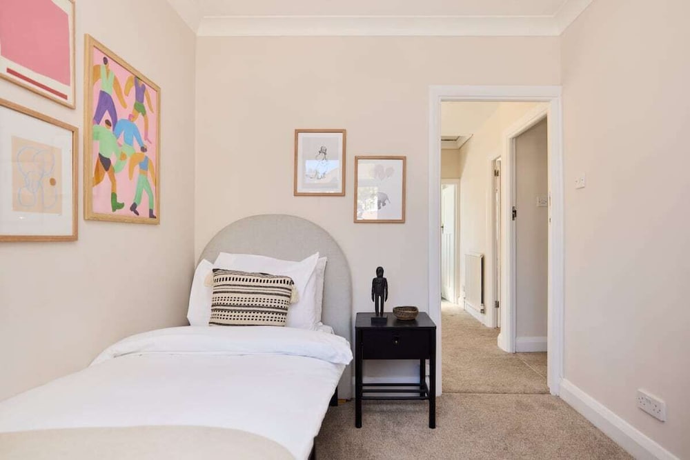 The Randall Retreat Spacious 4bdr Home With Garden