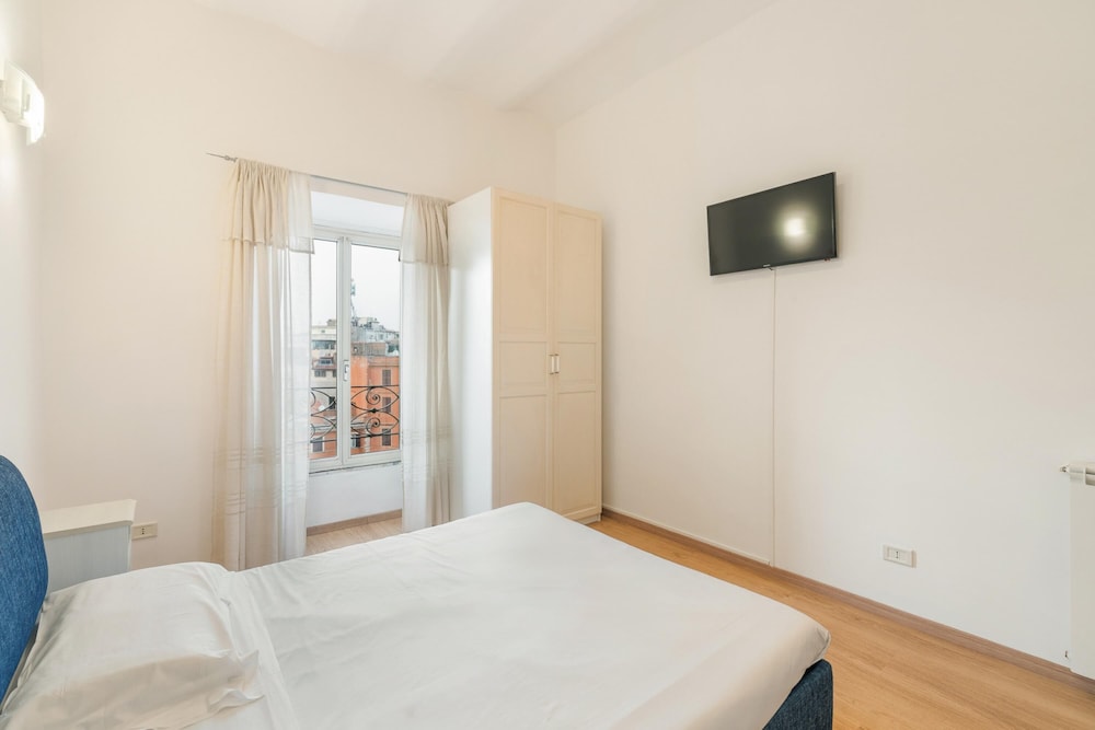 Termini Station Lightsome 3BR Apartment photo 3
