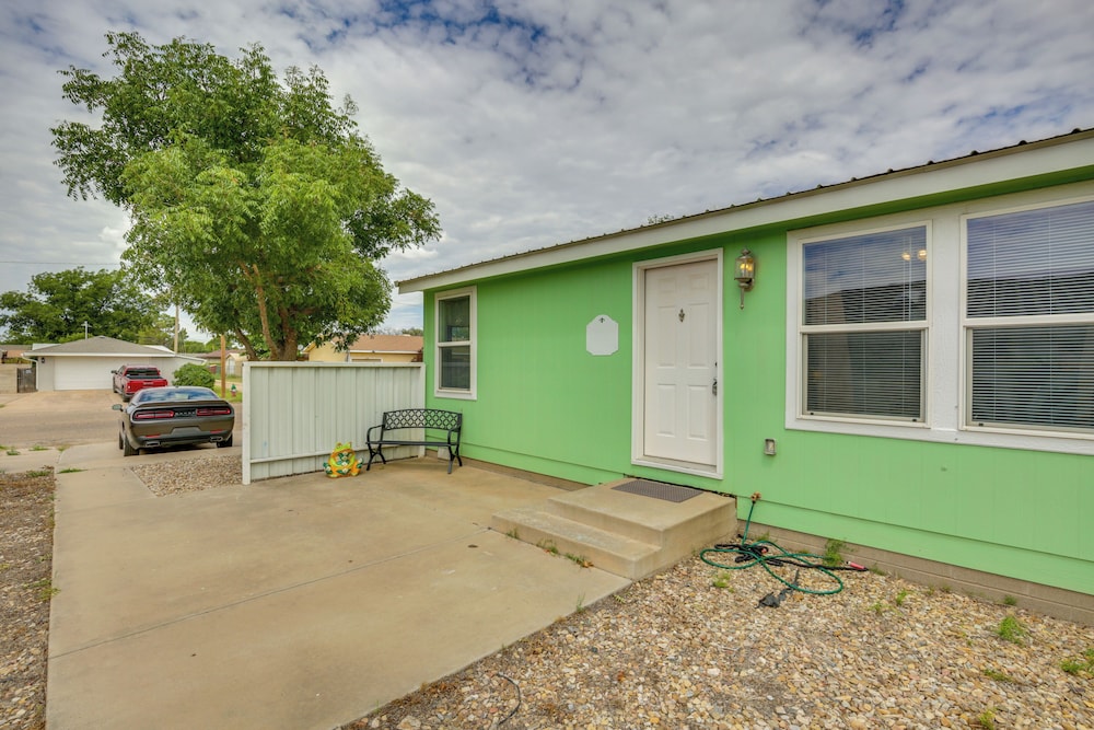 1 Mi to Main Street: Cozy Retreat in Portales