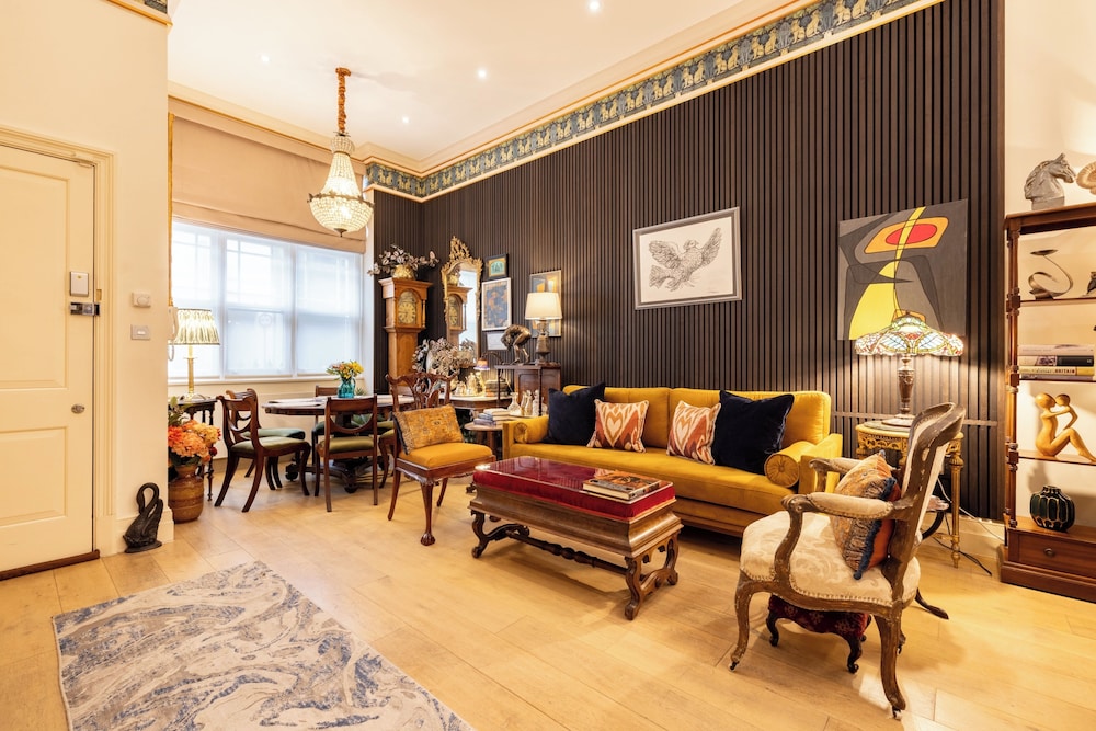 Paddington 7-bed 13-guest Massive House W/patio