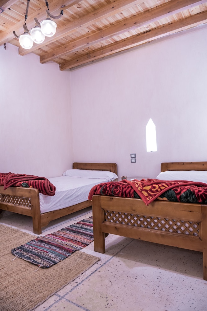 Zad Elmosafer Guest House