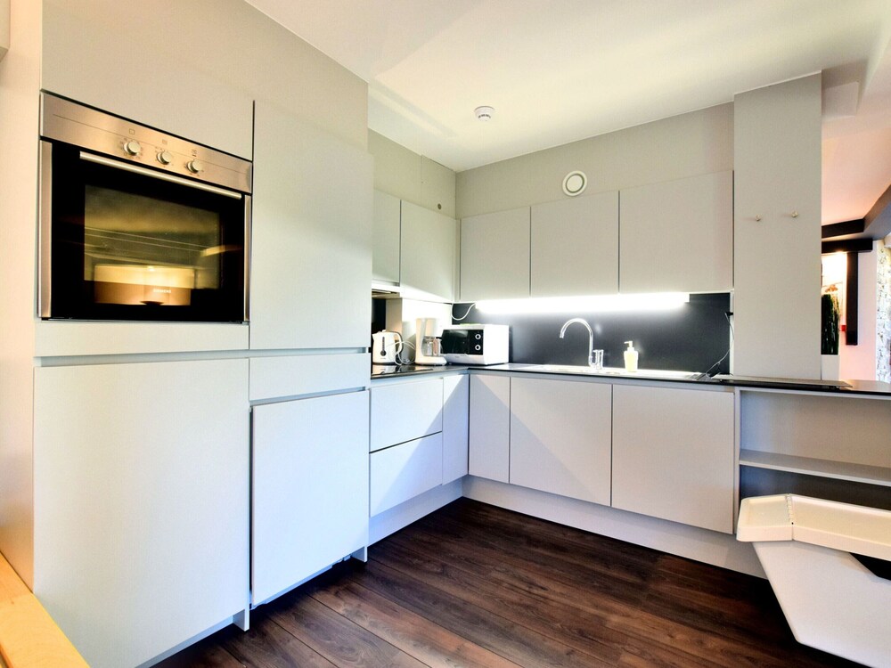 Chic Mansion in Robertville view 3
