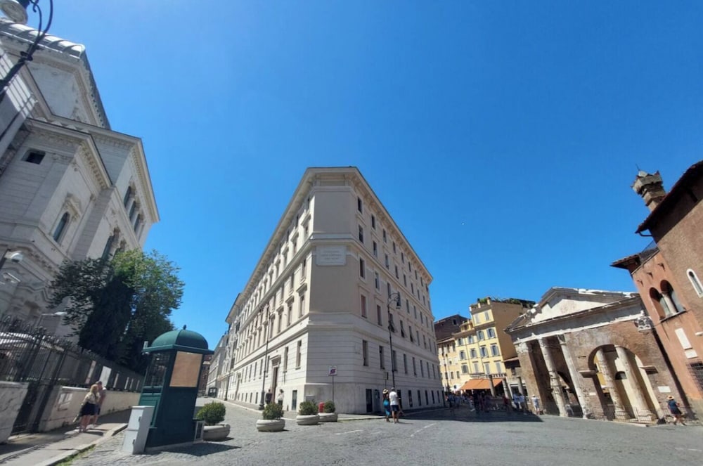 Flatinrome Exclusive Historic Ghetto