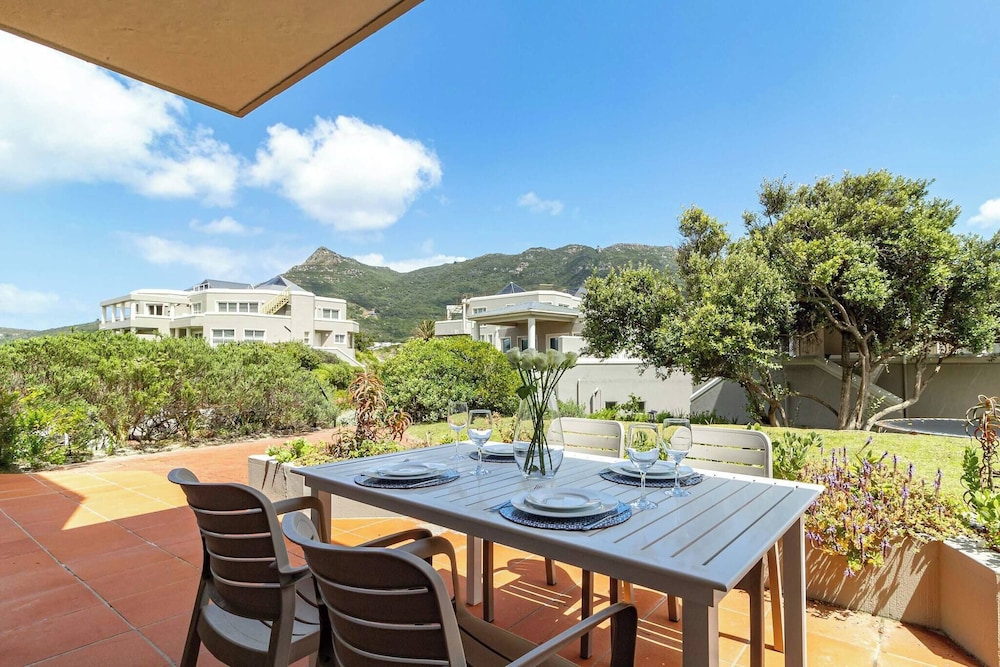 Beachfront Villa Sea Breeze, Hout Bay, Cape Town