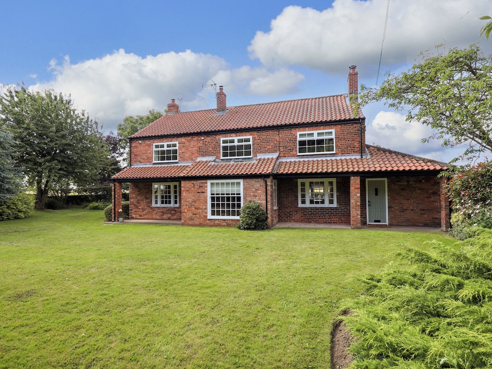 Moon Field Lodge
