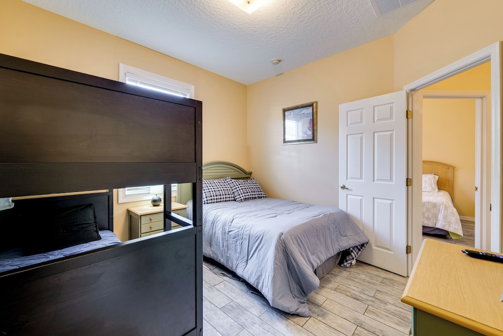Lake Access & Lanai: Haines City Family Home!