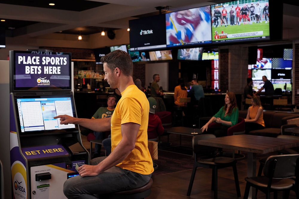 Green Bay Vacations - Oneida Casino Hotel - Property Image 15