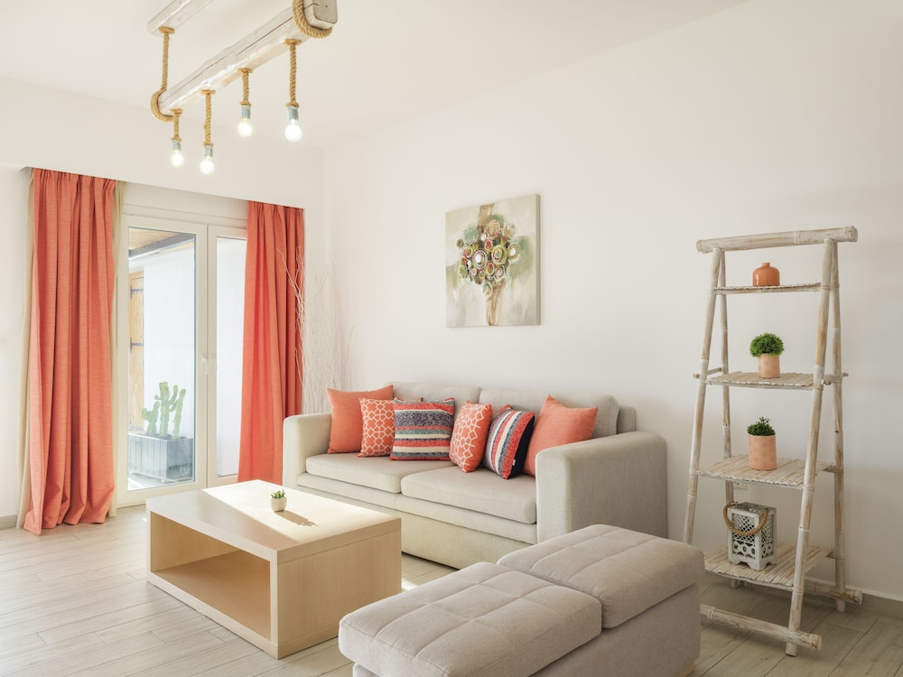 Evi Suites & Villas