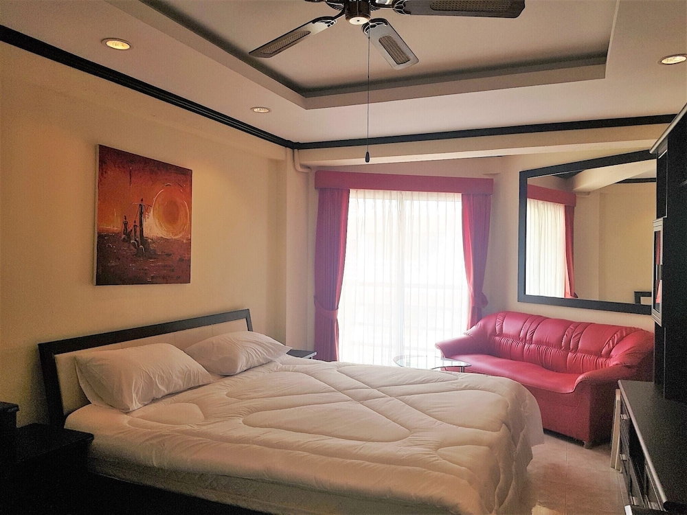 Jomtien Beach Condo sea View Studio Apartment 12th Floor view 2
