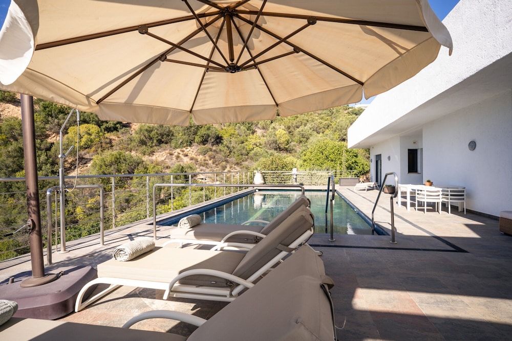 Lavish Villa With Private Pool