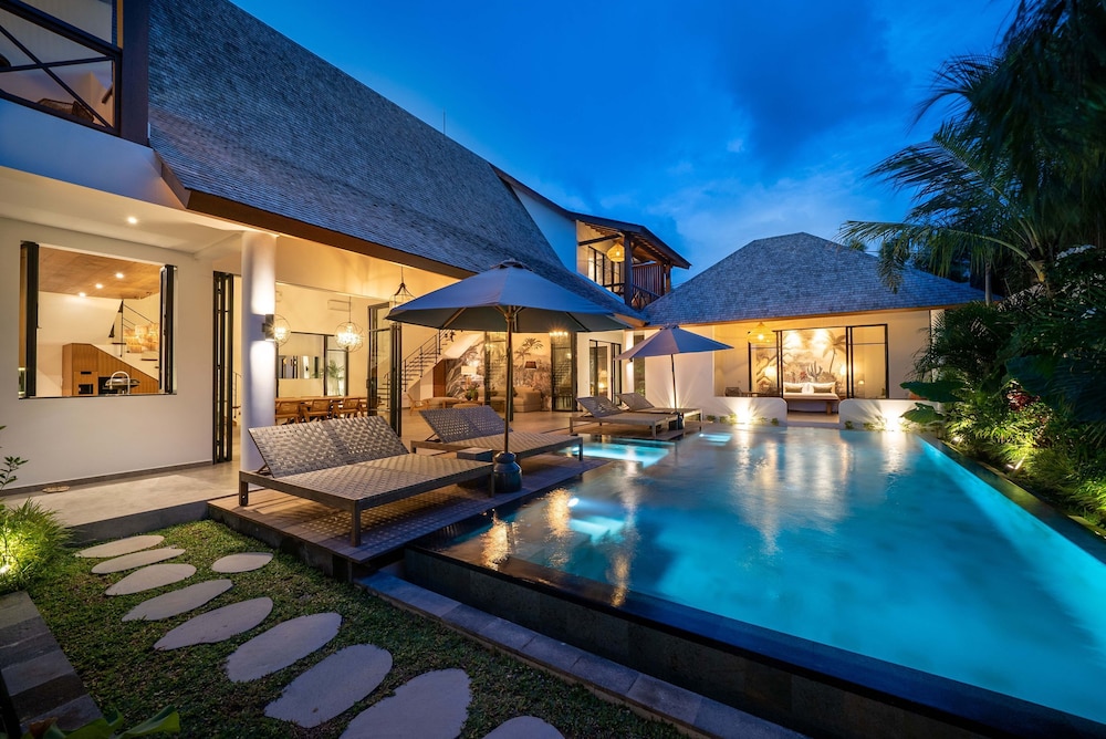 Villa Nusantara 5 by Alfred in Bali - Promo Luxury 4BD Pool Villa Pererenan Beach Caggu