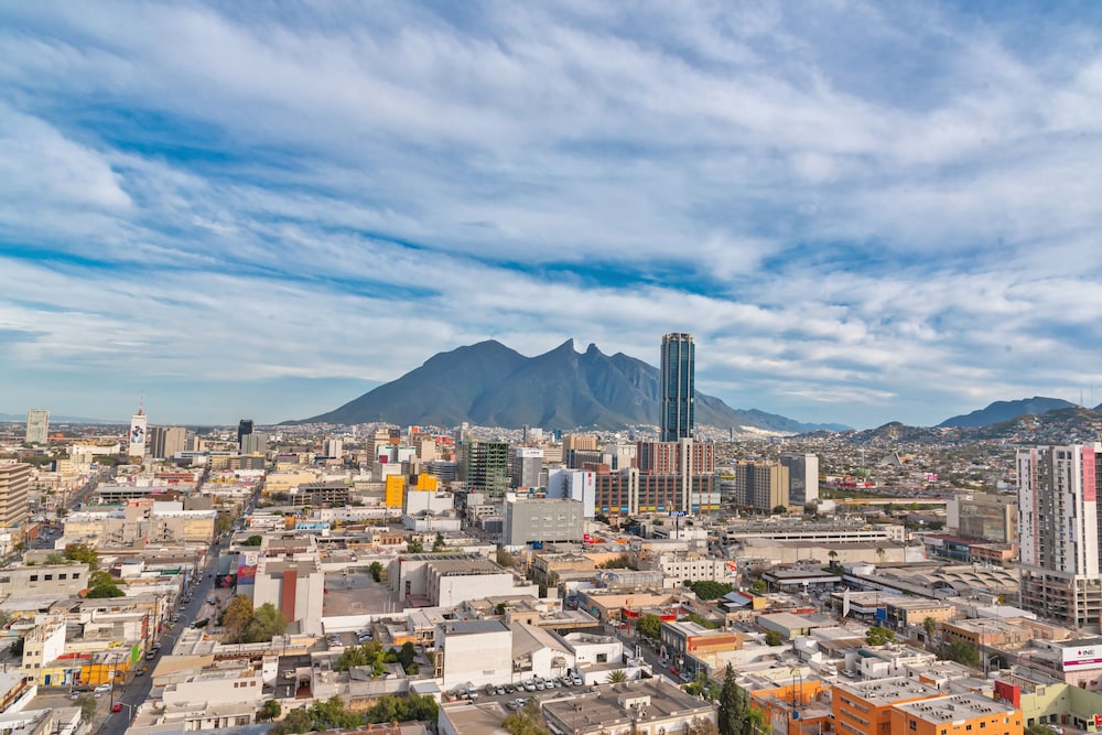 Cómodo y seguro depto. Cerca de Centro de Monterrey y Santa Lucía by Mty. Living S21503 view 3