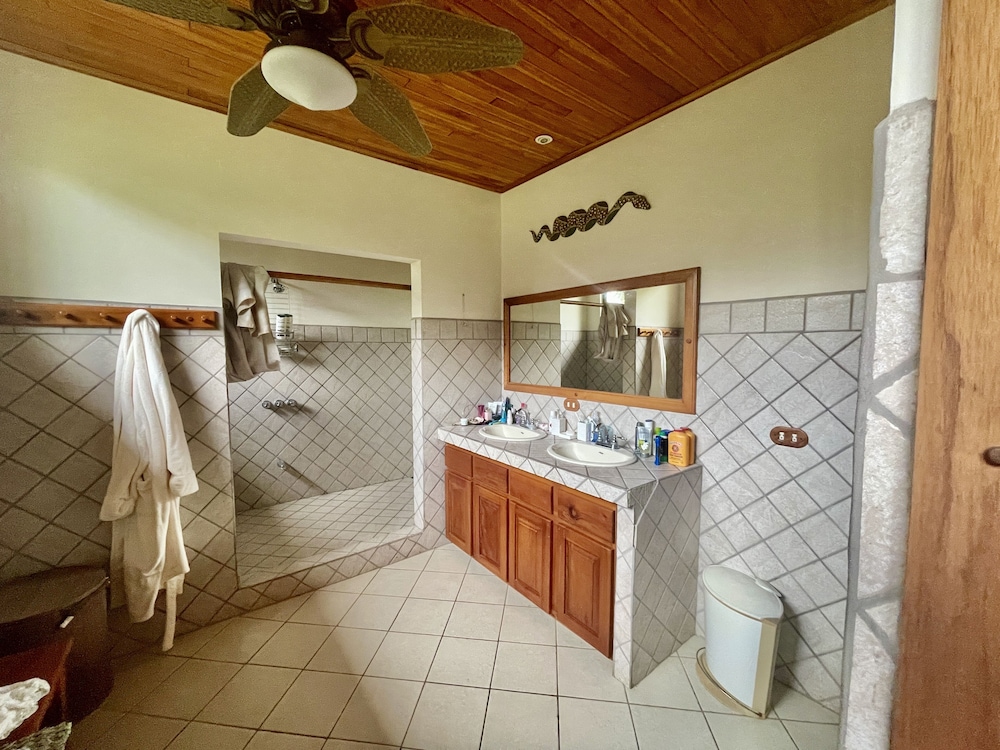 Mountain & Ocean View Retreat - Hermosa Palms 34