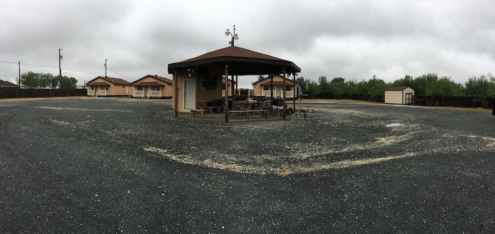 Desert Meadow Lodge