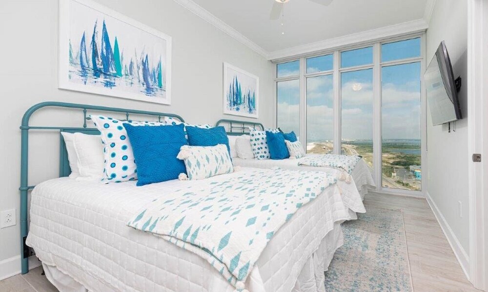 Phoenix Gulf Shores Ii 1805 2 Bedroom Condo