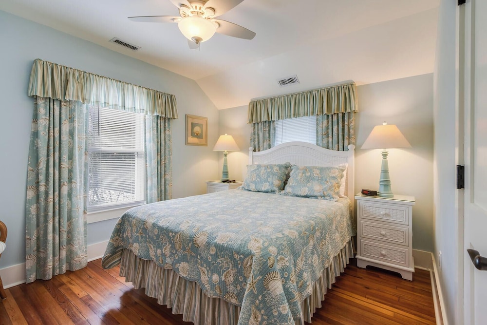 Laurel Street 222c