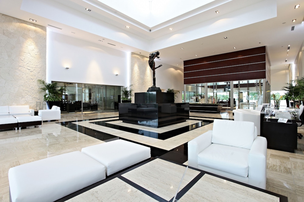 Bahia Principe Vacation Rentals - Three-Bedroom House
