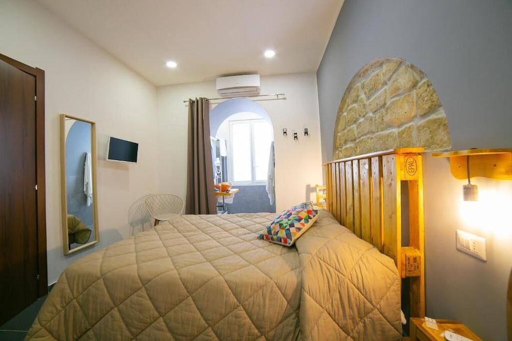 P.C. BOUTIQUE SEA VIEW NAPOLI CENTRO by ClaPa Group Dislocated Hospitality