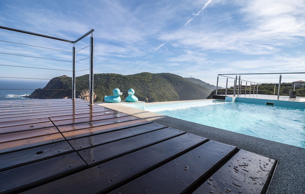 Head over Hills Luxury Retreat