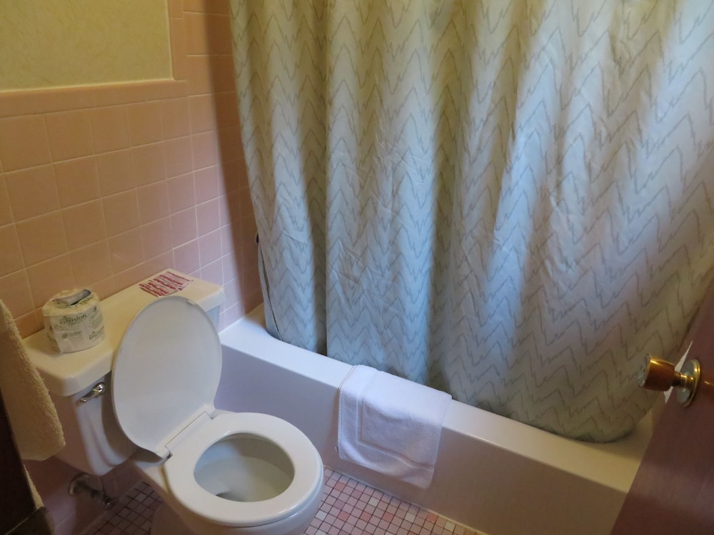 Red Ranch Motel