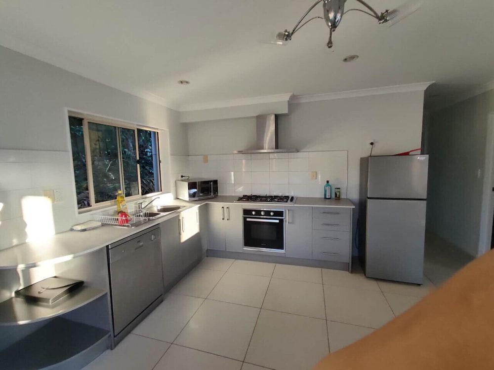 5 Bedroom House at 82A Richardson Road