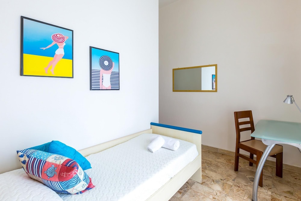 Emanuele III - 4 Bedroom Apartment
